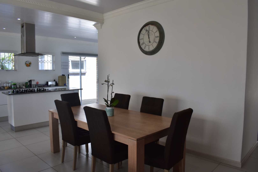 5 Bedroom Property for Sale in Kidds Beach Eastern Cape